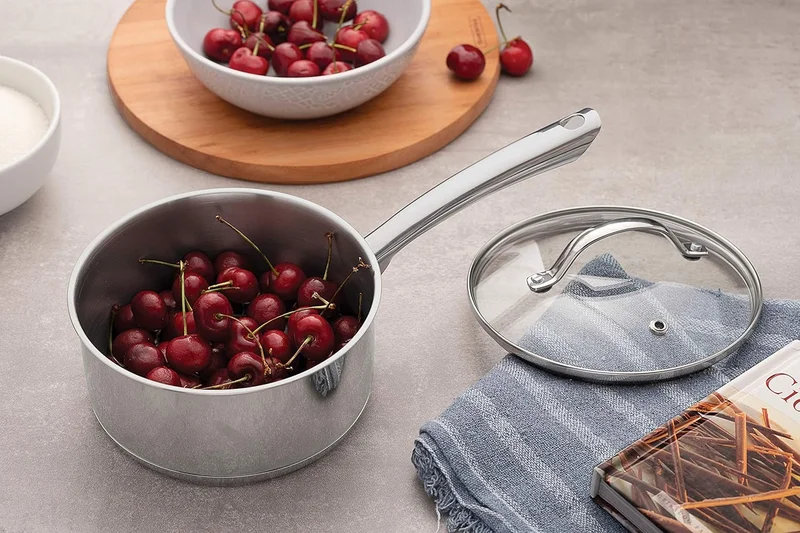 ترامونتينا Tramontina Una stainless steel saucepan with tri-ply base and glass lid, 16 cm and 1.4 L